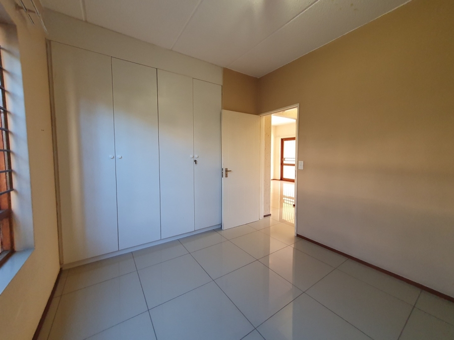 To Let 2 Bedroom Property for Rent in Sunninghill Gauteng