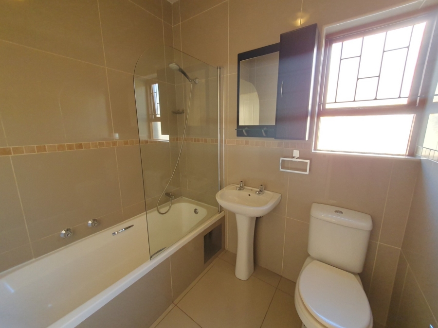 To Let 2 Bedroom Property for Rent in Sunninghill Gauteng