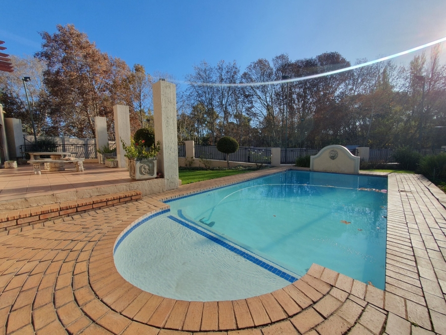 To Let 2 Bedroom Property for Rent in Sunninghill Gauteng