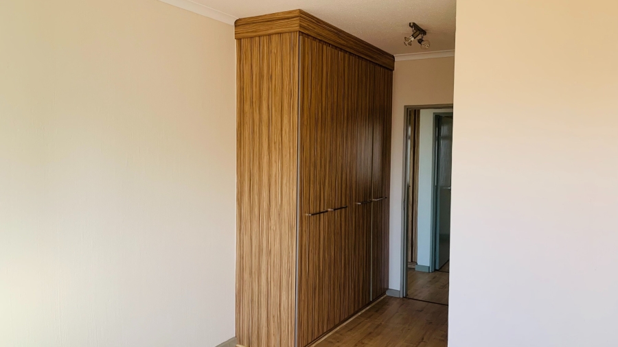 To Let 3 Bedroom Property for Rent in Beverley Gauteng