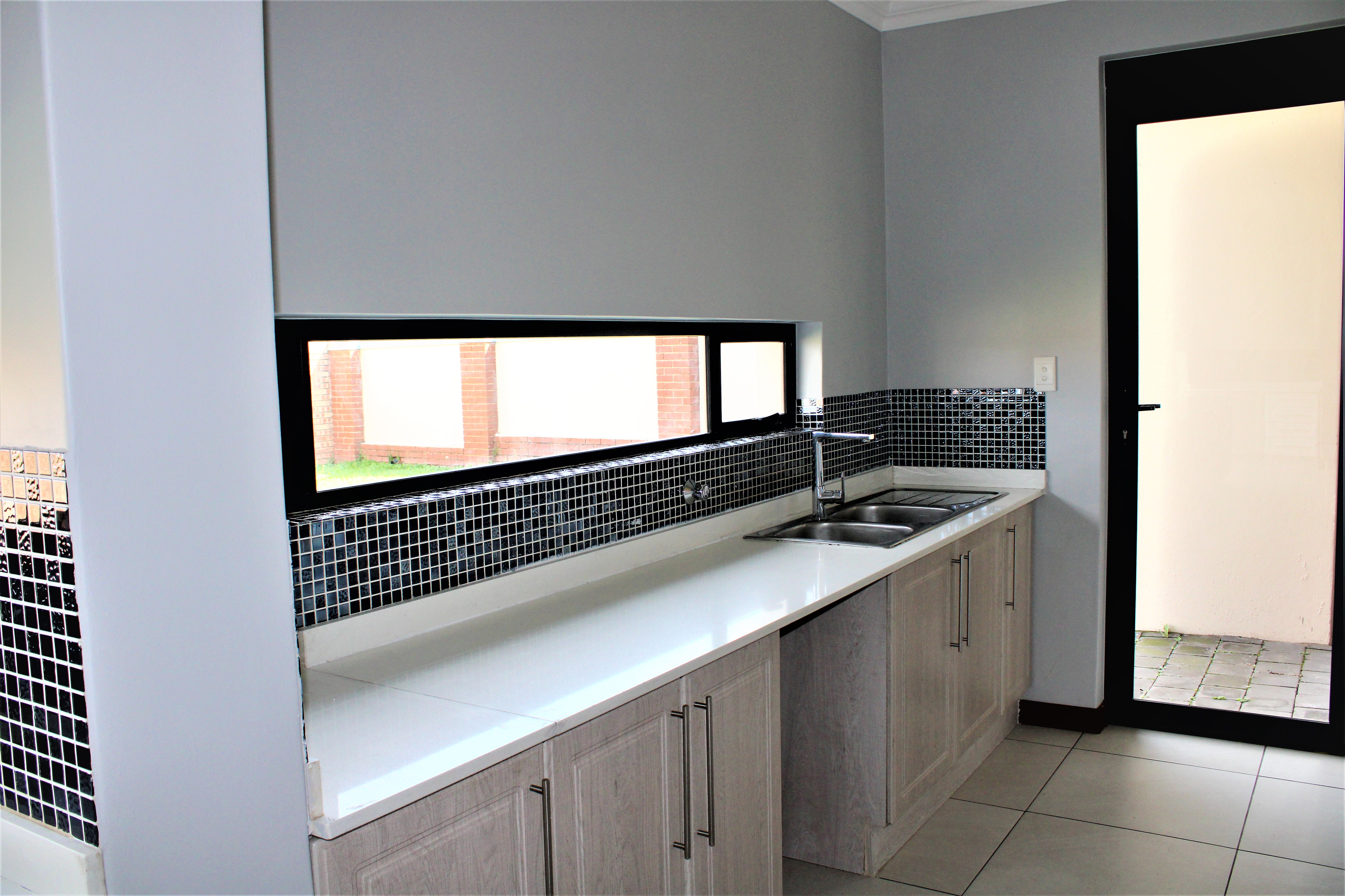 4 Bedroom Property for Sale in Midstream Ridge Gauteng