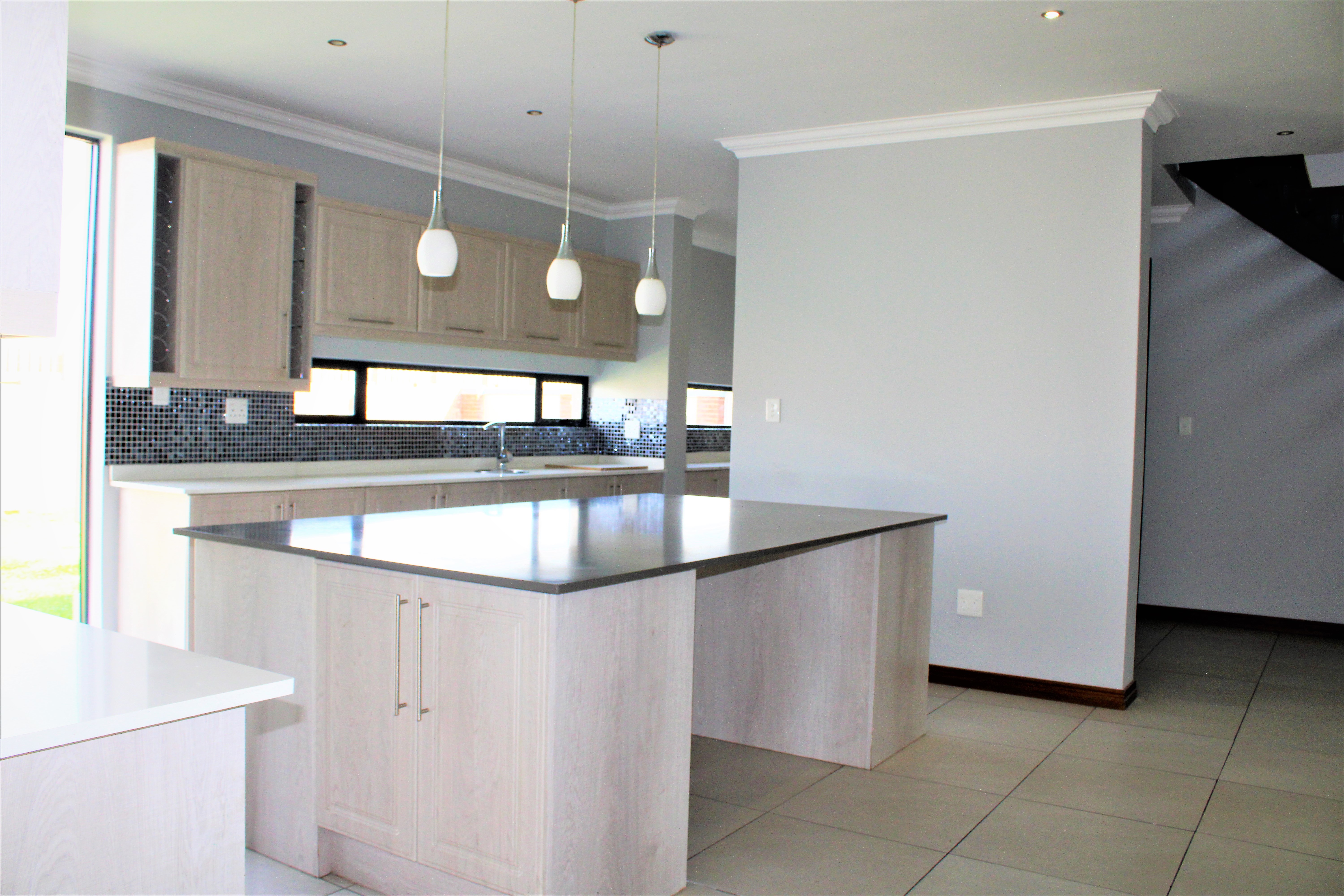 4 Bedroom Property for Sale in Midstream Ridge Gauteng