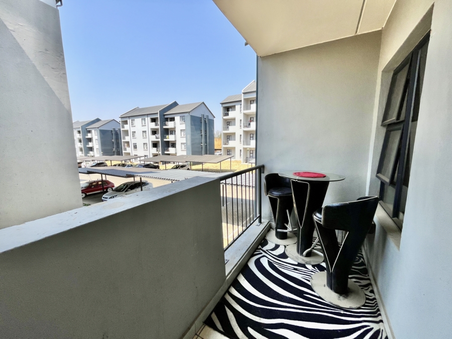 To Let 1 Bedroom Property for Rent in Glen Austin Gauteng