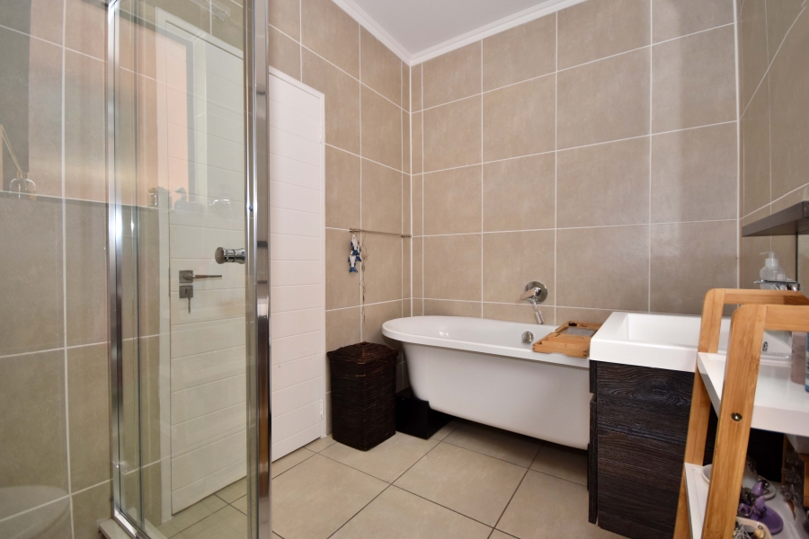 3 Bedroom Property for Sale in Olivedale Gauteng