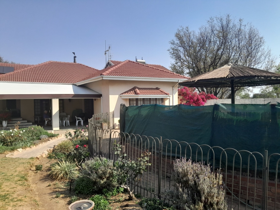 Commercial Property for Sale in Knoppieslaagte Gauteng