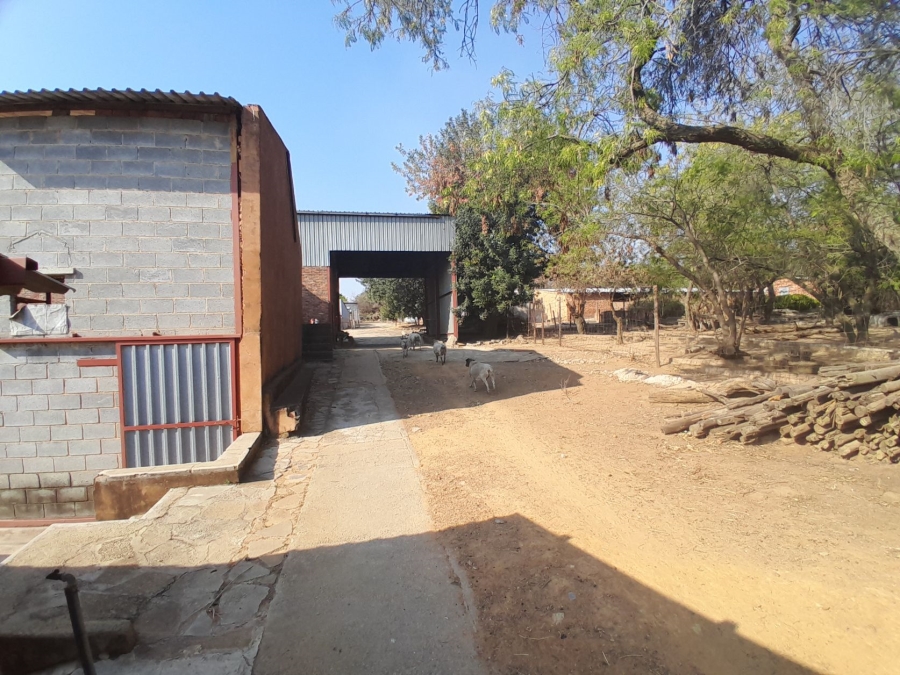 Commercial Property for Sale in Knoppieslaagte Gauteng