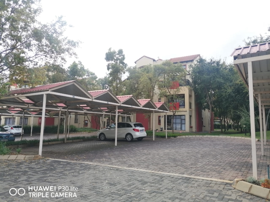 1 Bedroom Property for Sale in Oukraal Estate Gauteng