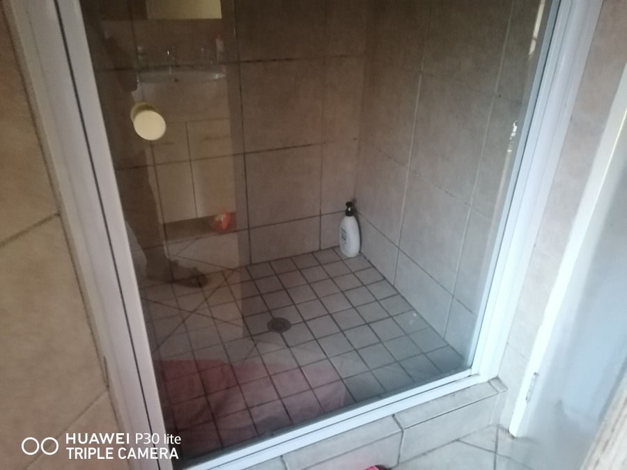 1 Bedroom Property for Sale in Oukraal Estate Gauteng