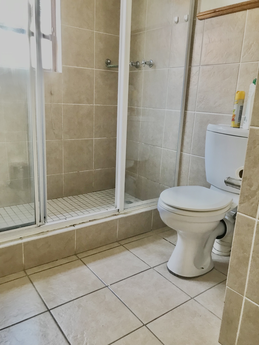 2 Bedroom Property for Sale in Broadacres Gauteng