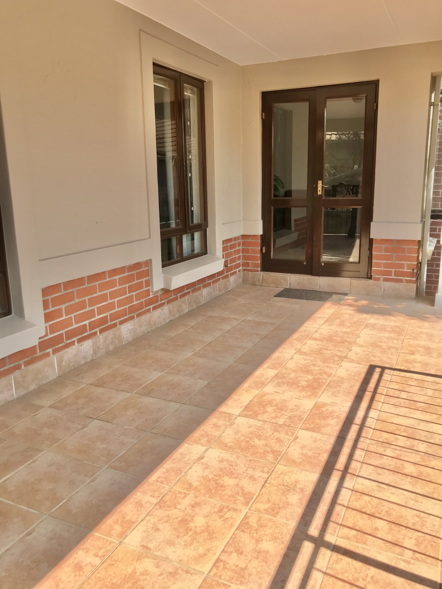 2 Bedroom Property for Sale in Broadacres Gauteng