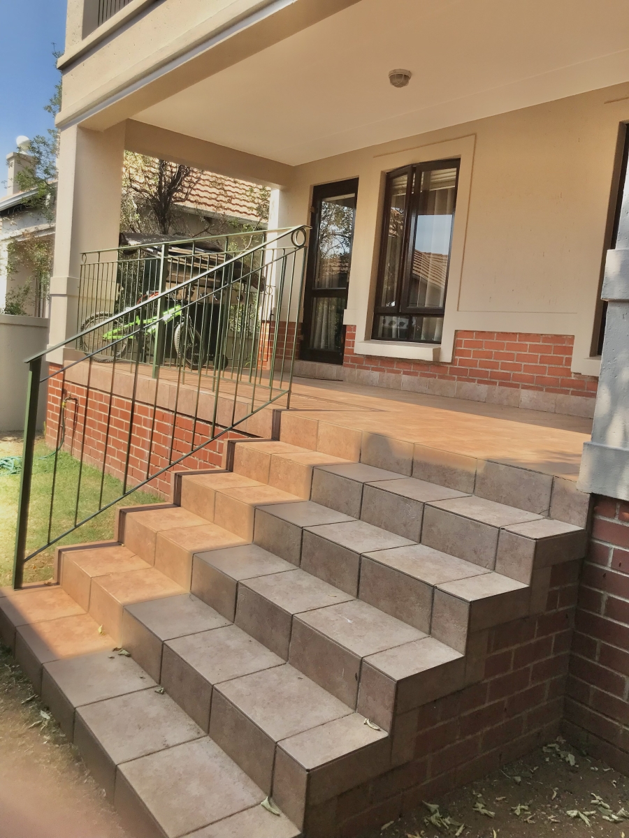 2 Bedroom Property for Sale in Broadacres Gauteng