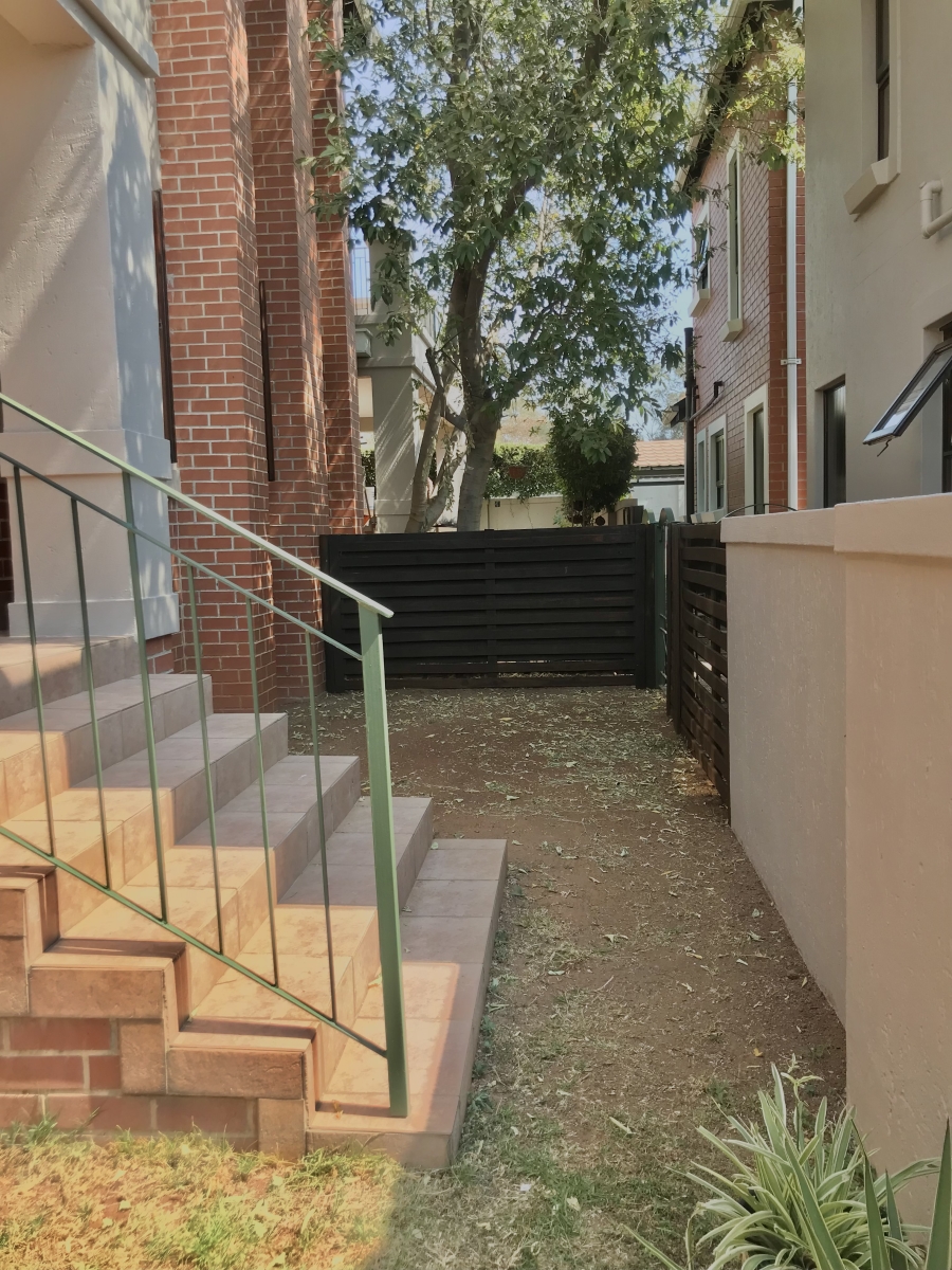 2 Bedroom Property for Sale in Broadacres Gauteng