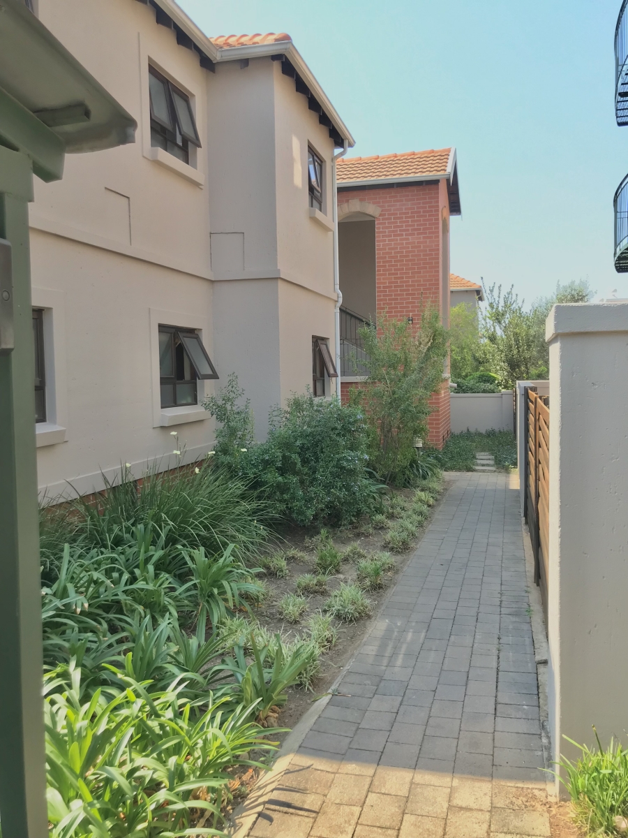 2 Bedroom Property for Sale in Broadacres Gauteng