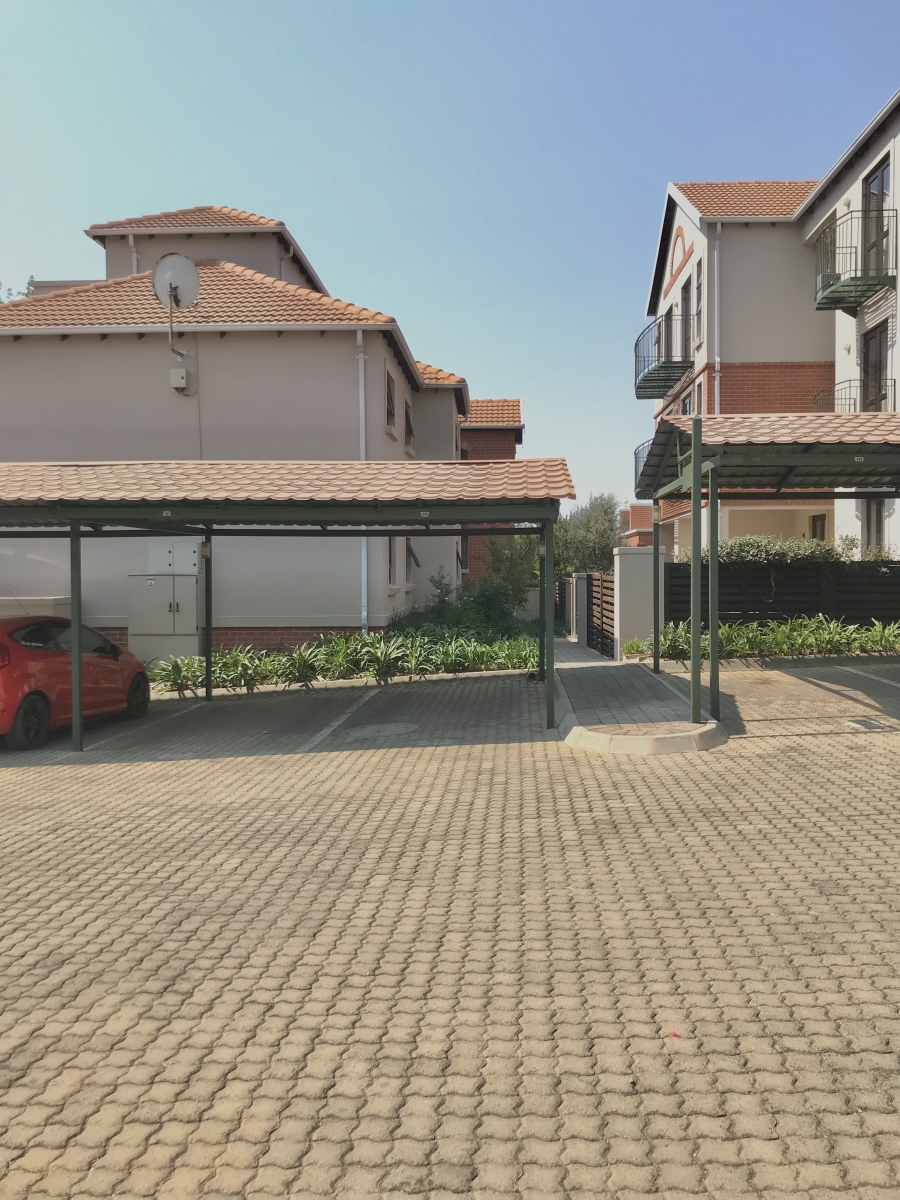 2 Bedroom Property for Sale in Broadacres Gauteng