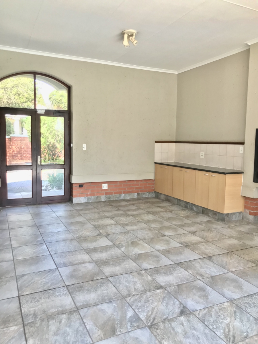 2 Bedroom Property for Sale in Broadacres Gauteng