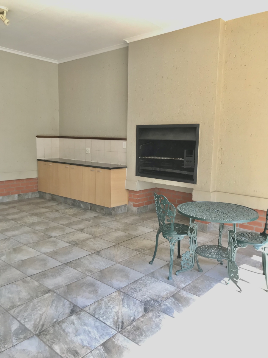 2 Bedroom Property for Sale in Broadacres Gauteng