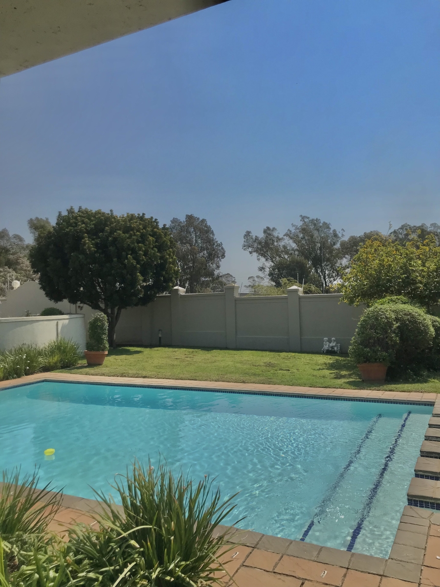 2 Bedroom Property for Sale in Broadacres Gauteng