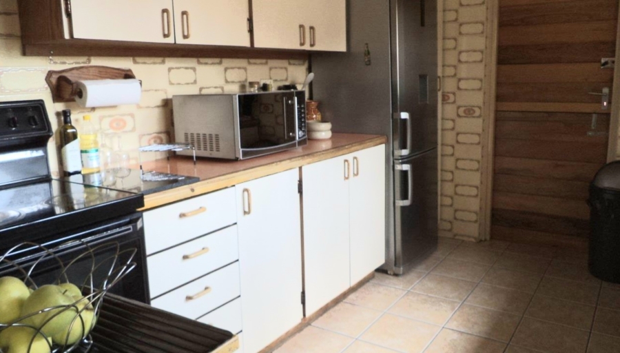 4 Bedroom Property for Sale in Edenvale Central Gauteng