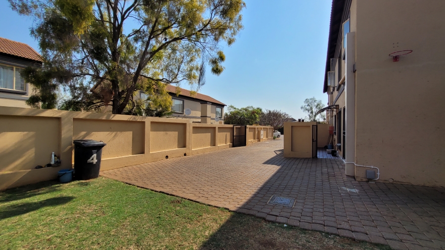 To Let 4 Bedroom Property for Rent in Annlin Gauteng