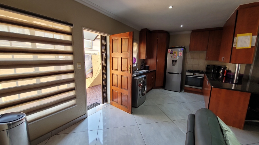 To Let 4 Bedroom Property for Rent in Annlin Gauteng