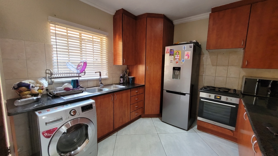 To Let 4 Bedroom Property for Rent in Annlin Gauteng