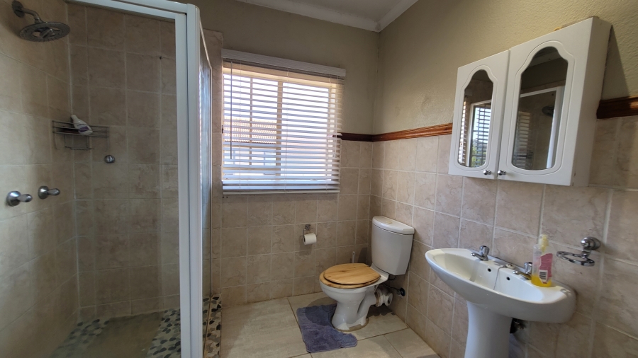 To Let 4 Bedroom Property for Rent in Annlin Gauteng