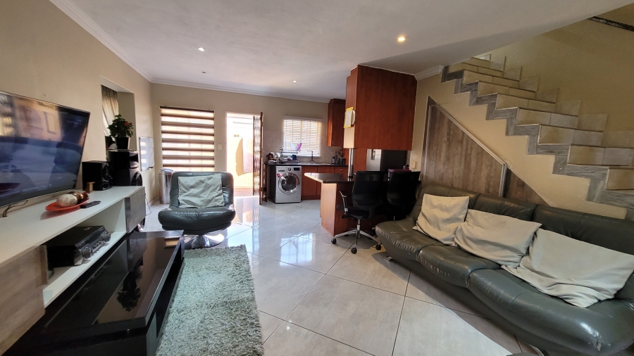 To Let 4 Bedroom Property for Rent in Annlin Gauteng