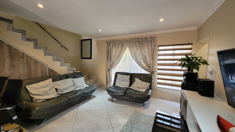 To Let 4 Bedroom Property for Rent in Annlin Gauteng