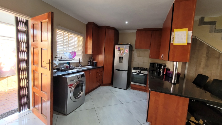 To Let 4 Bedroom Property for Rent in Annlin Gauteng