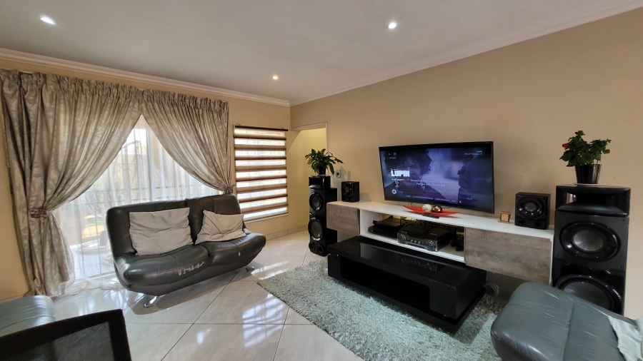 To Let 4 Bedroom Property for Rent in Annlin Gauteng