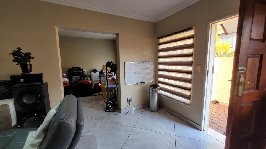 To Let 4 Bedroom Property for Rent in Annlin Gauteng