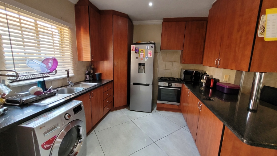 To Let 4 Bedroom Property for Rent in Annlin Gauteng