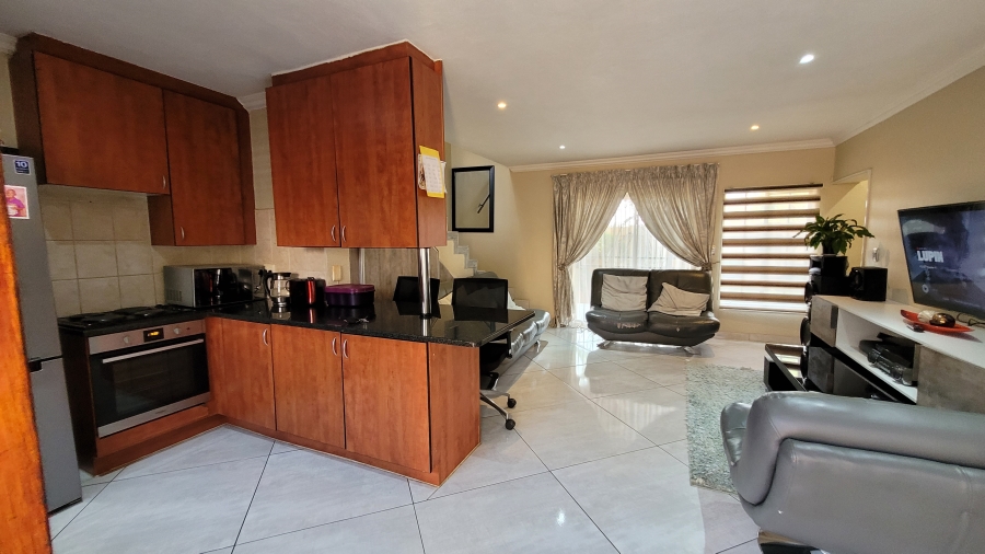 To Let 4 Bedroom Property for Rent in Annlin Gauteng