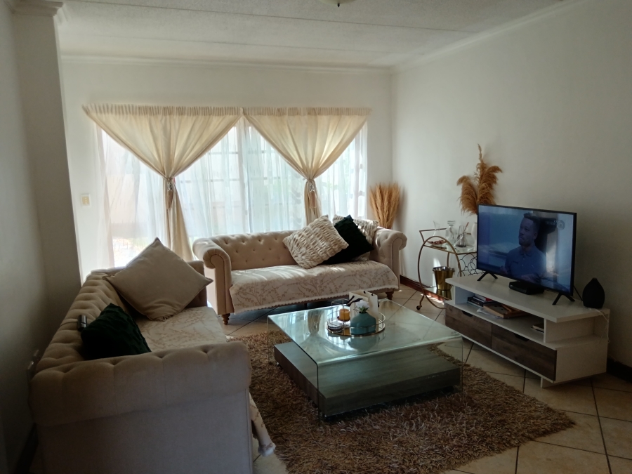 To Let 2 Bedroom Property for Rent in Montana Park Gauteng