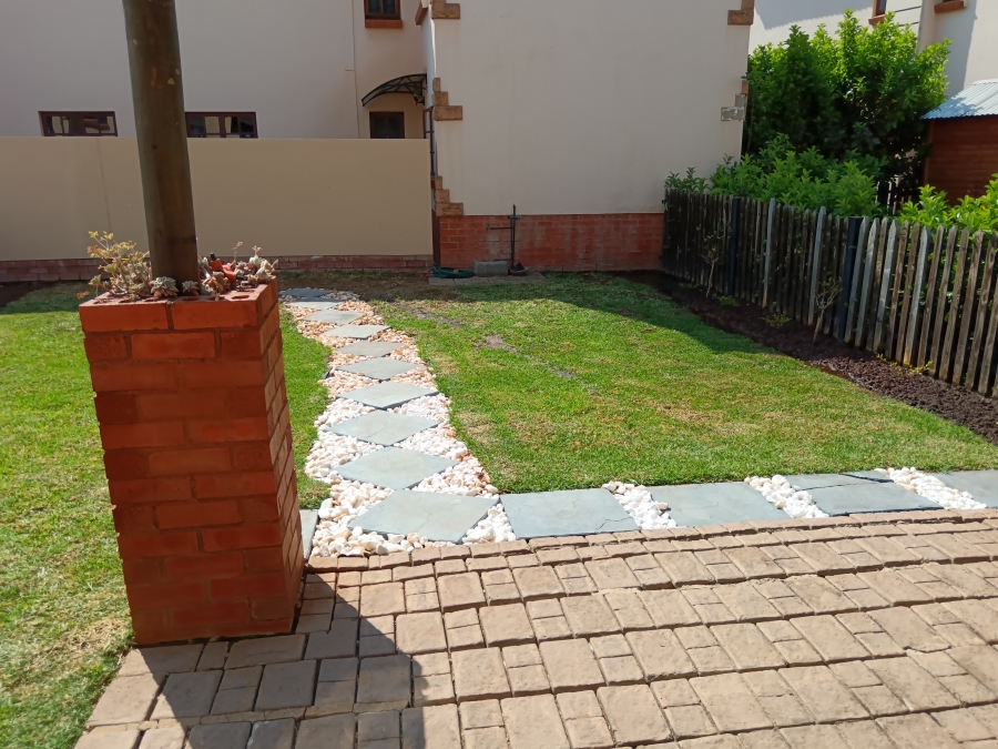 To Let 2 Bedroom Property for Rent in Montana Park Gauteng