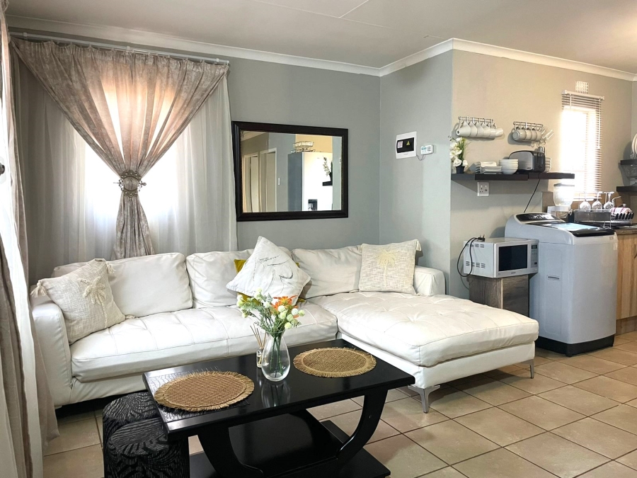 To Let 2 Bedroom Property for Rent in Sky City Gauteng