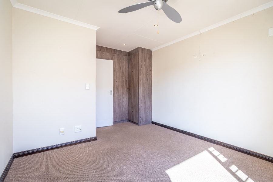 2 Bedroom Property for Sale in Homes Haven Gauteng