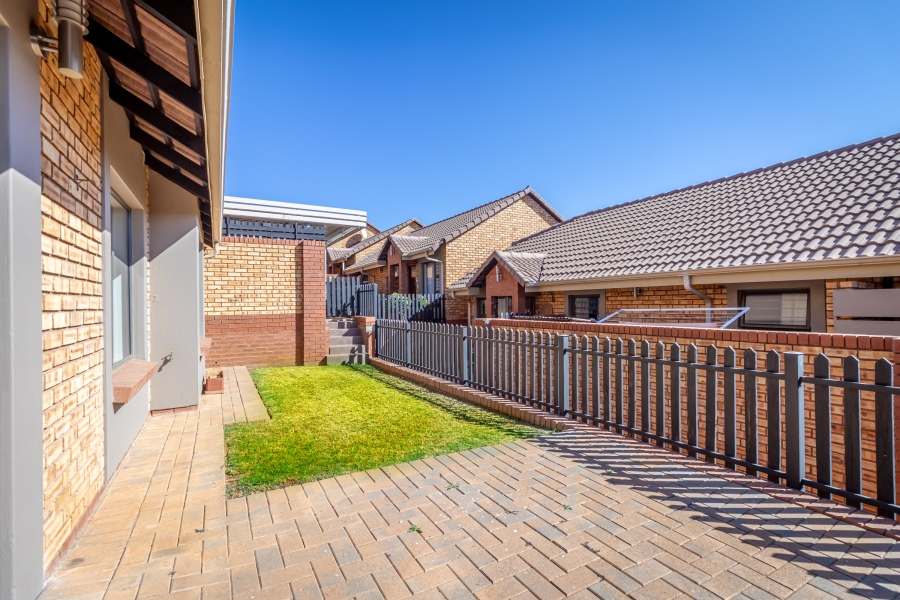 2 Bedroom Property for Sale in Homes Haven Gauteng