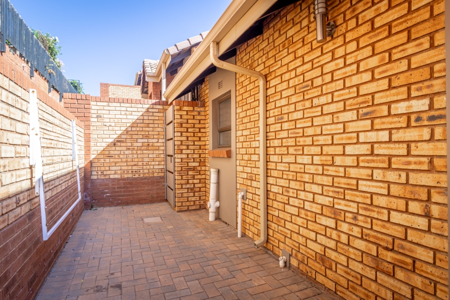 2 Bedroom Property for Sale in Homes Haven Gauteng