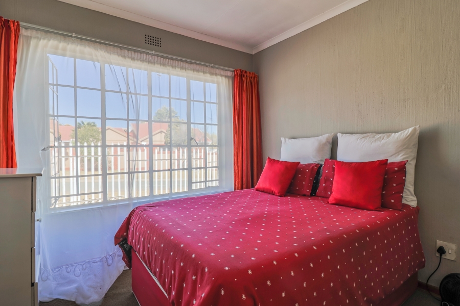 4 Bedroom Property for Sale in Glenvista Gauteng