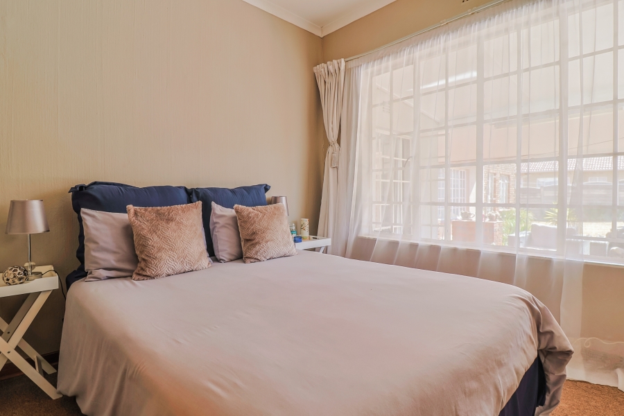 4 Bedroom Property for Sale in Glenvista Gauteng