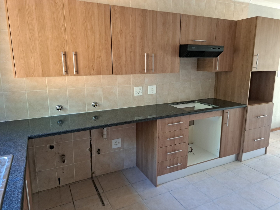 2 Bedroom Property for Sale in Montana Gauteng