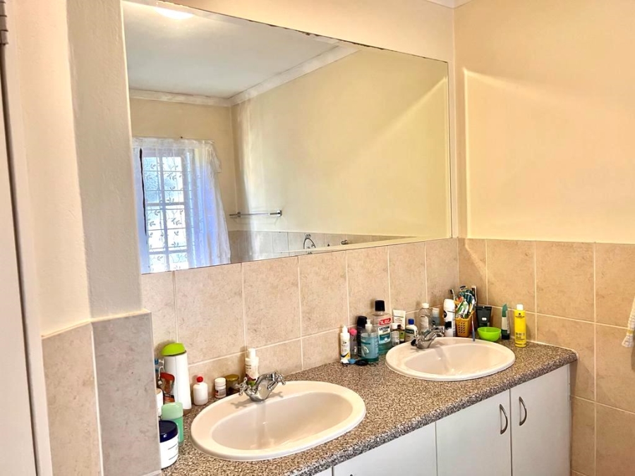 To Let 2 Bedroom Property for Rent in Rivonia Gauteng