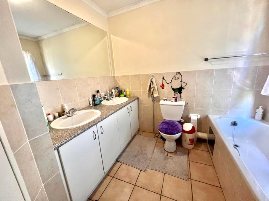 To Let 2 Bedroom Property for Rent in Rivonia Gauteng