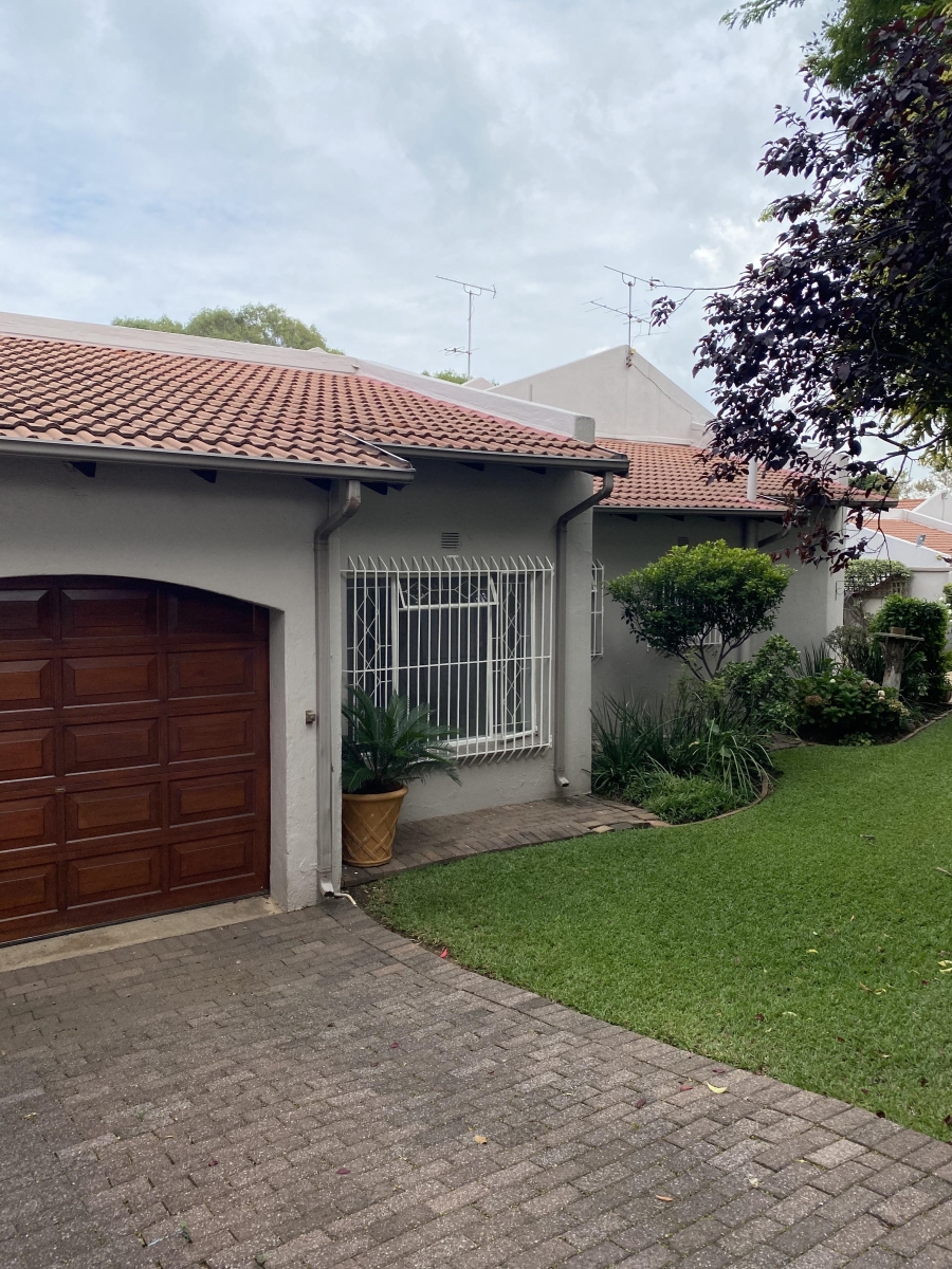 To Let 2 Bedroom Property for Rent in Paulshof Gauteng