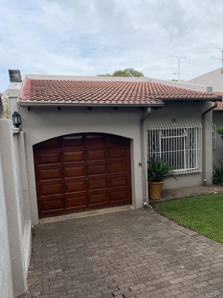 To Let 2 Bedroom Property for Rent in Paulshof Gauteng