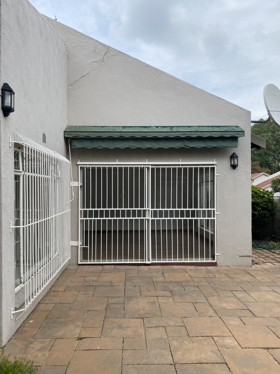 To Let 2 Bedroom Property for Rent in Paulshof Gauteng