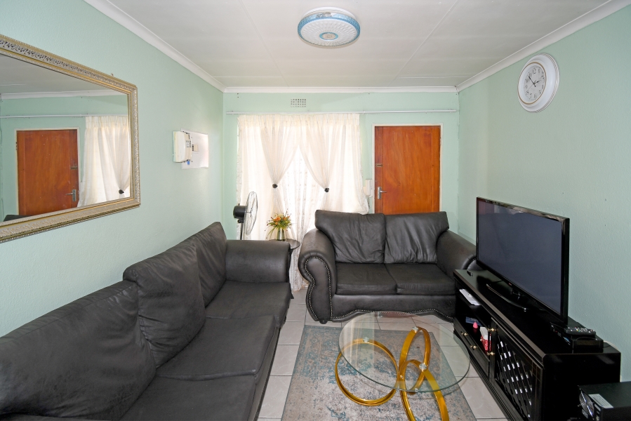 2 Bedroom Property for Sale in Corlett Gardens Gauteng