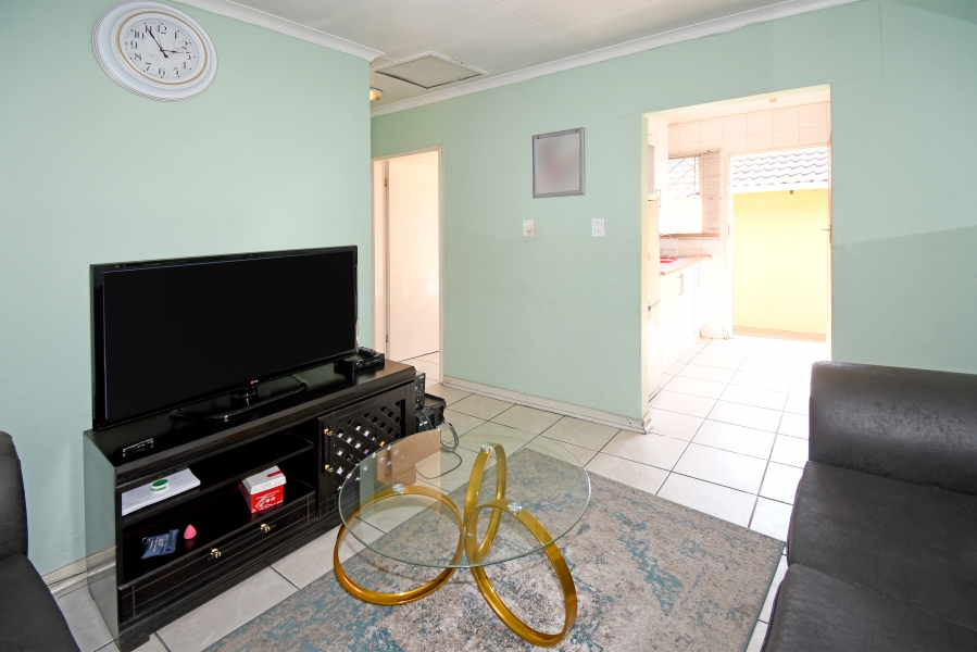 2 Bedroom Property for Sale in Corlett Gardens Gauteng