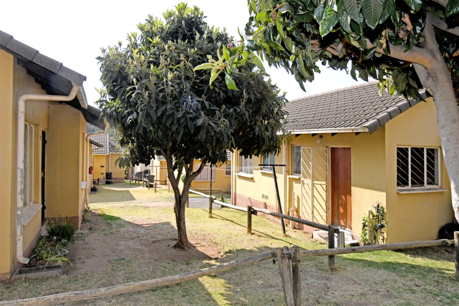 2 Bedroom Property for Sale in Corlett Gardens Gauteng